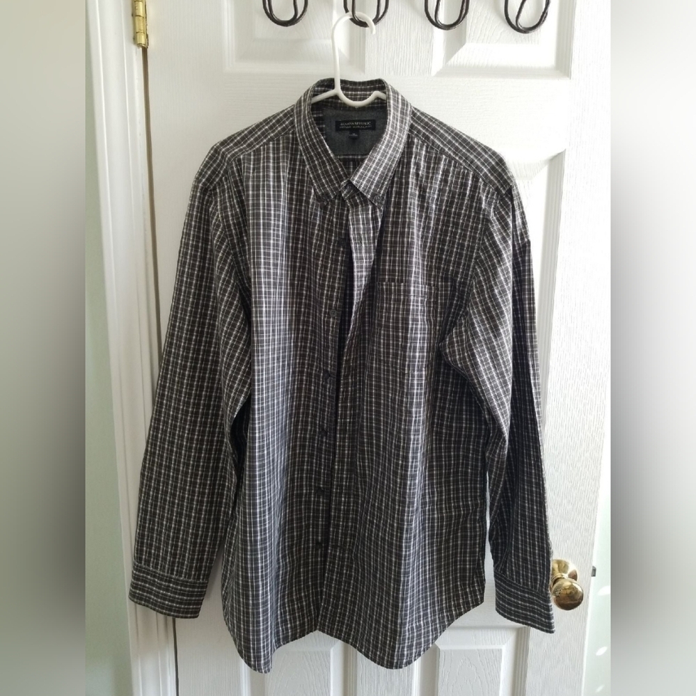 Banana Republic Mens Shirt. XL.
